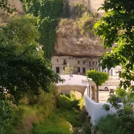 Casa Cueva Un Rincon En La Roca Villa Setenil De Las Bodegas Luaran gambar