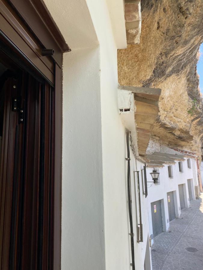 Casa Cueva Un Rincon En La Roca Villa Setenil De Las Bodegas Luaran gambar