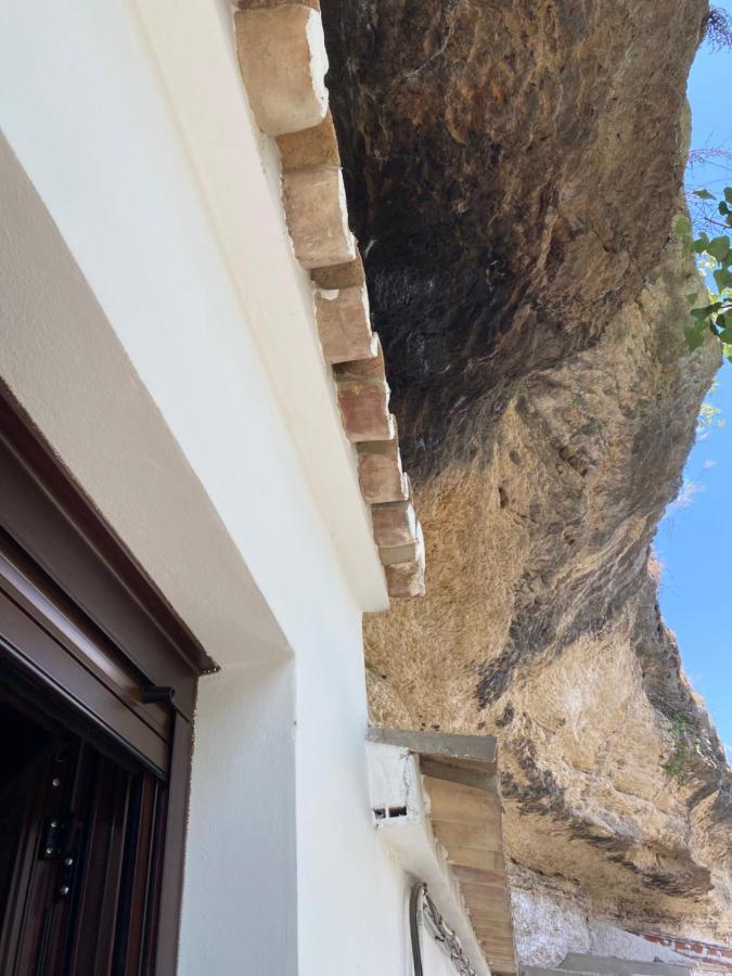 Casa Cueva Un Rincon En La Roca Villa Setenil De Las Bodegas Luaran gambar