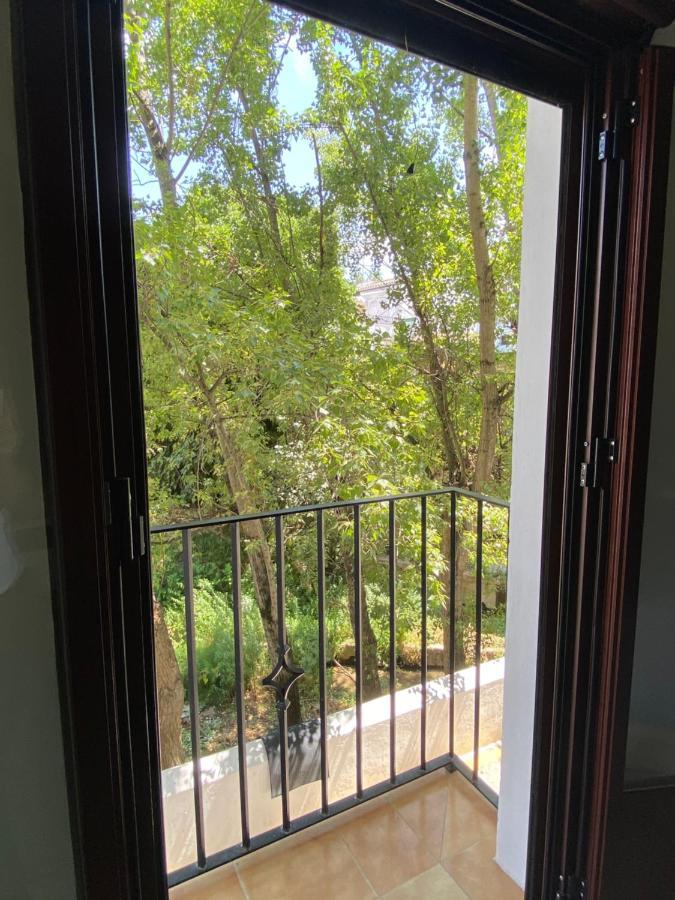 Casa Cueva Un Rincon En La Roca Villa Setenil De Las Bodegas Luaran gambar