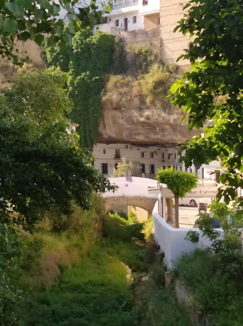 Casa Cueva Un Rincon En La Roca Villa Setenil De Las Bodegas Luaran gambar