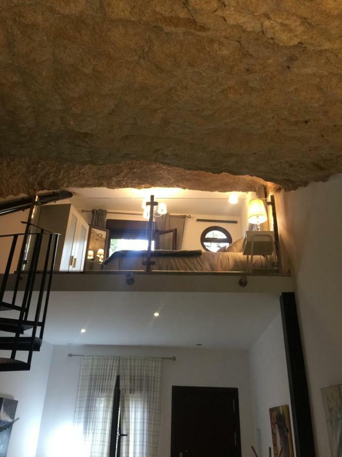 Casa Cueva Un Rincon En La Roca Villa Setenil De Las Bodegas Luaran gambar