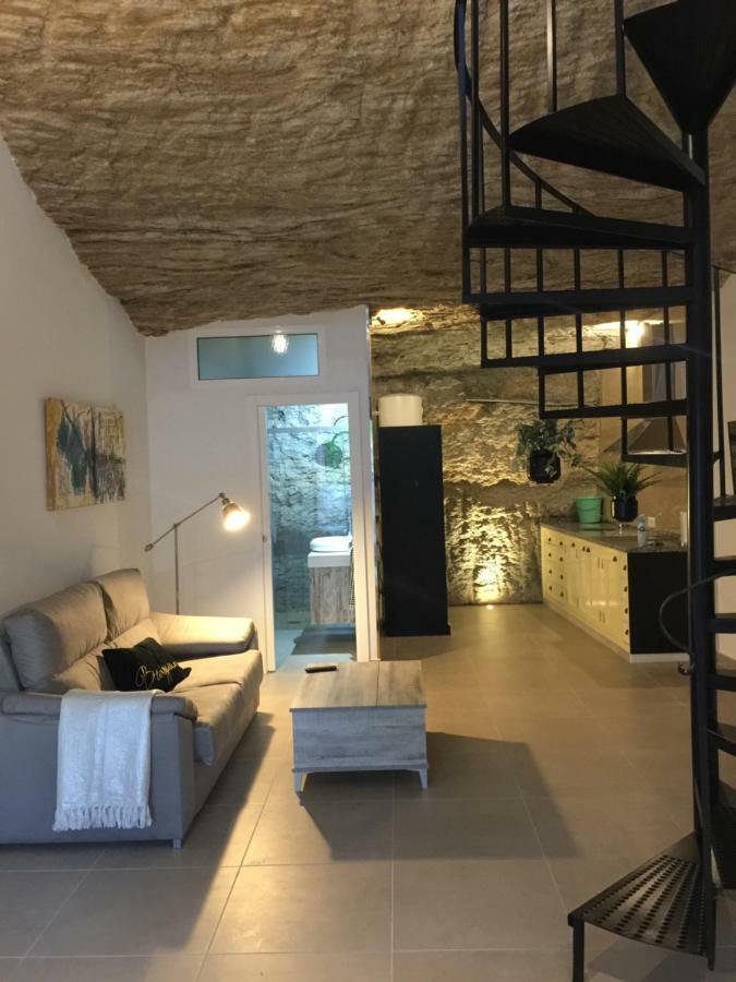Casa Cueva Un Rincon En La Roca Villa Setenil De Las Bodegas Luaran gambar